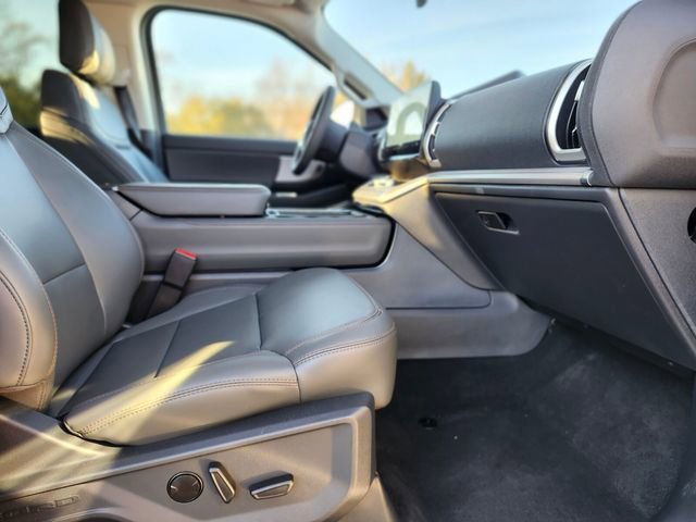 New 2025 Ford Expedition Max Active AWD/4WD image 8