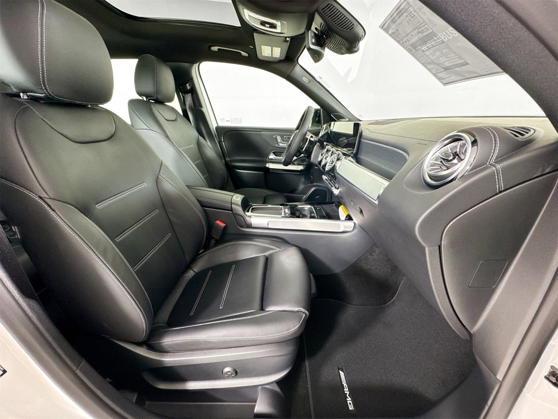 New 2026 Mercedes-Benz GLB 35 AMG 4MATIC image 30