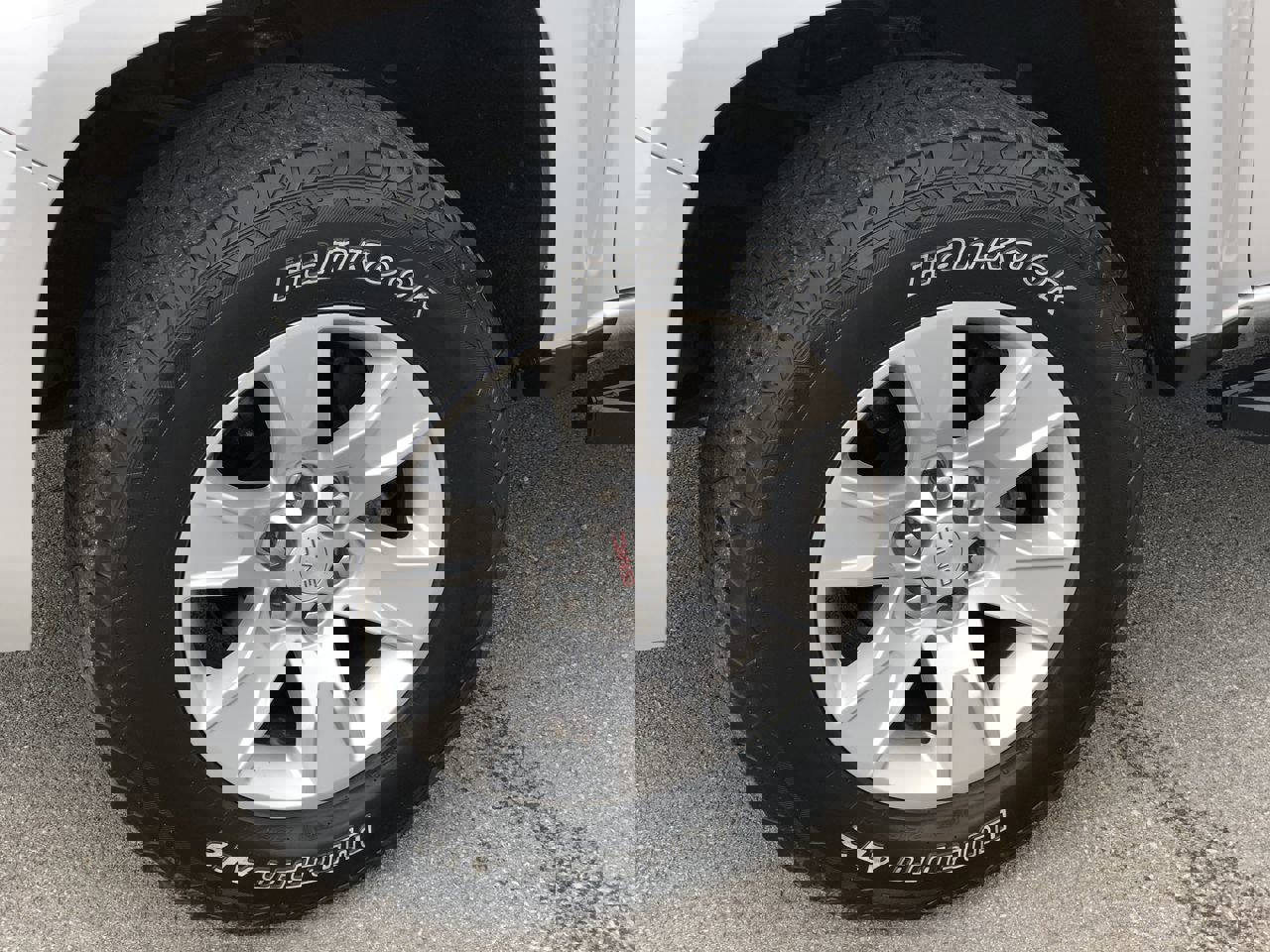 Used 2015 GMC Canyon SLE w/ SLE Convenience Package image 2