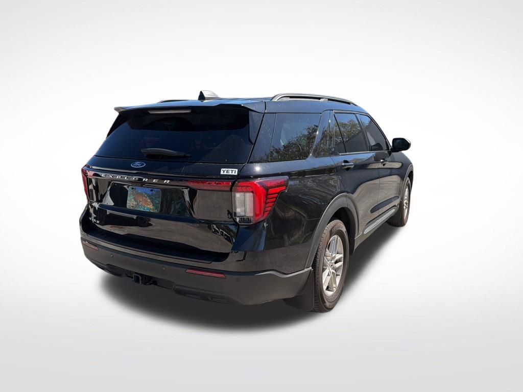 Used 2025 Ford Explorer Active image 5