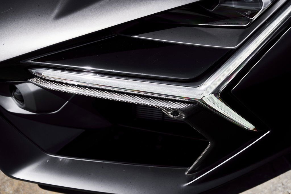 Used 2025 Lamborghini Revuelto image 10