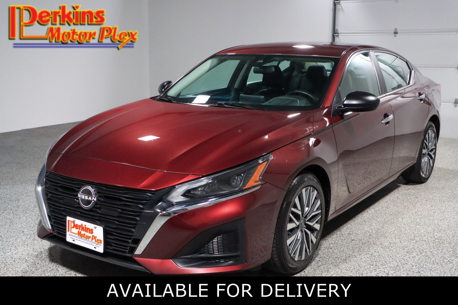 Used 2024 Nissan Altima 2.5 SV FWD image 1