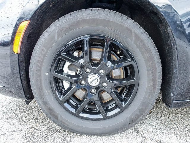 Used 2023 Chrysler Pacifica Touring-L FWD image 16