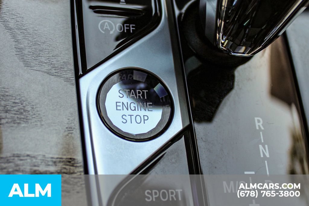 Used 2022 BMW X7 M50i w/ Dynamic Handling Package AWD/4WD image 31