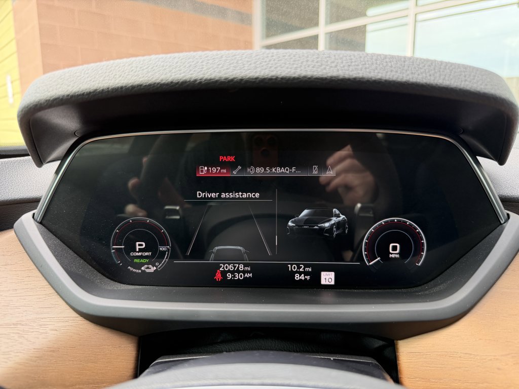 Used 2022 Audi e-tron GT Premium Plus AWD/4WD image 20