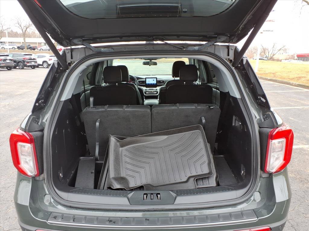 Used 2022 Ford Explorer XLT w/ Equipment Group 202A AWD/4WD image 30