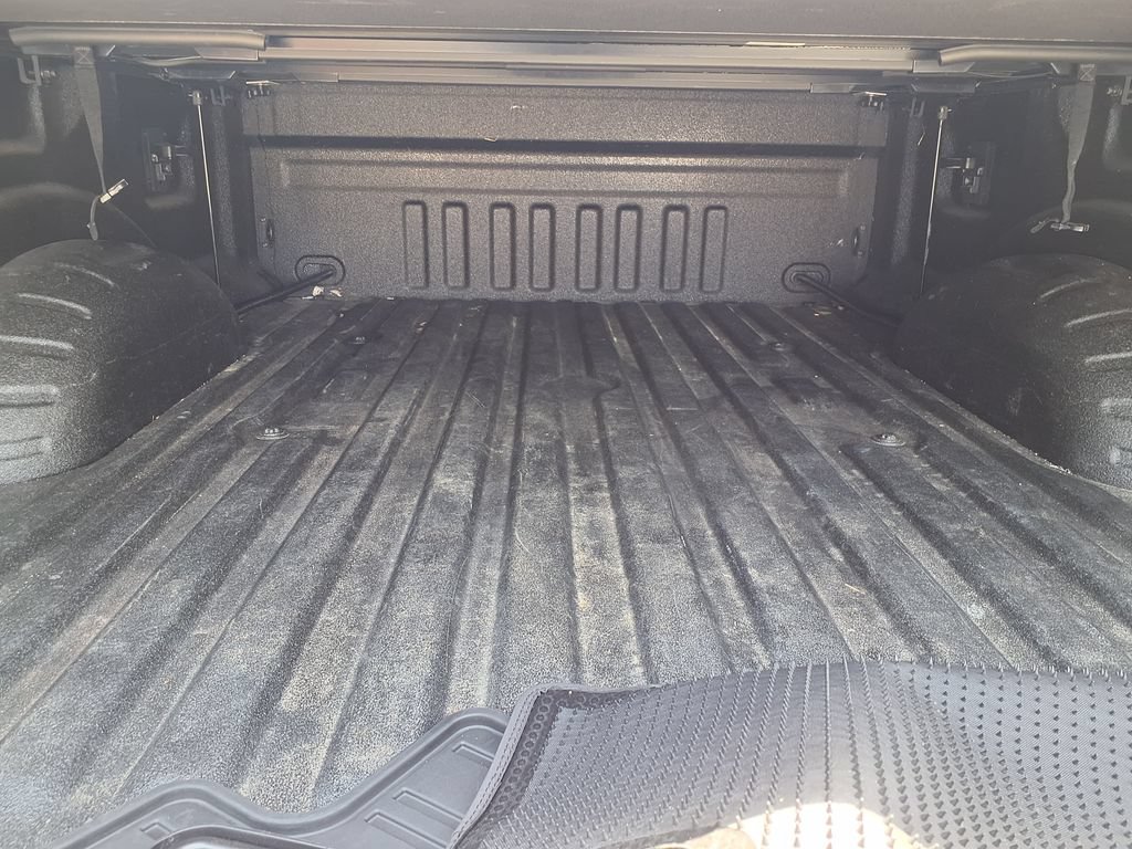 Used 2021 Ford F250 Platinum w/ Tremor Off-Road Package AWD/4WD image 9
