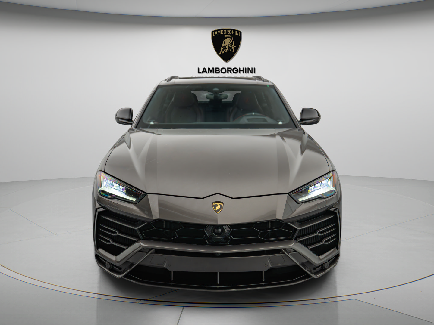 Used 2022 Lamborghini Urus AWD/4WD image 3