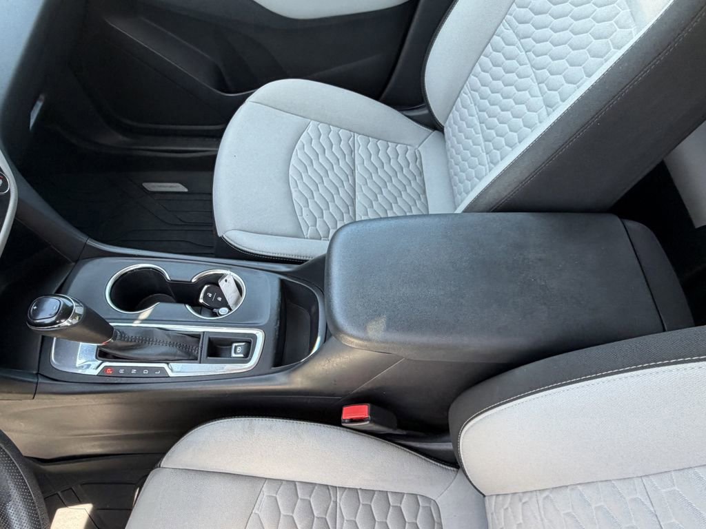 Used 2021 Chevrolet Equinox LS w/ LS Convenience Package FWD image 19