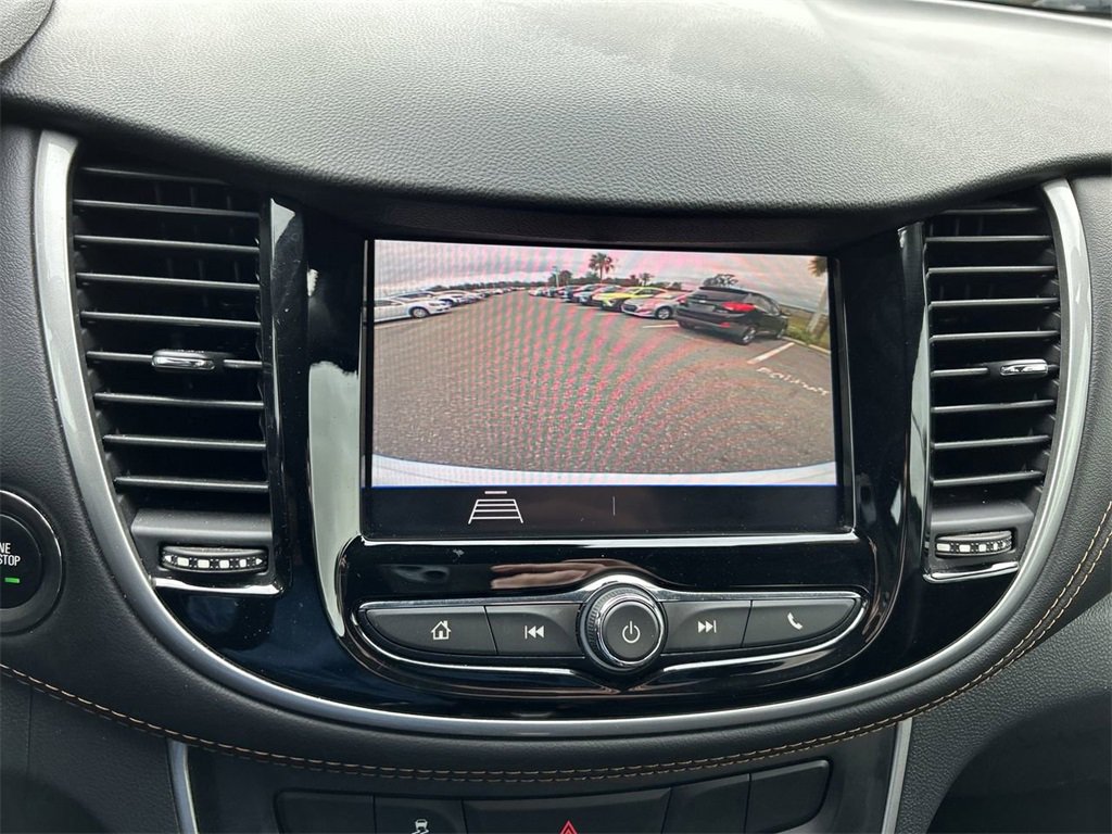 Used 2020 Chevrolet Trax LT w/ LT Convenience Package image 7