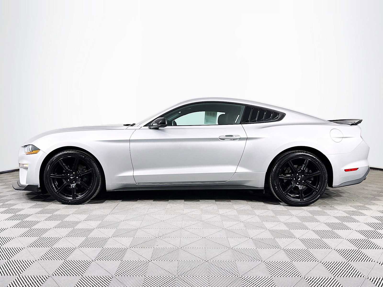 Used 2018 Ford Mustang Coupe image 8