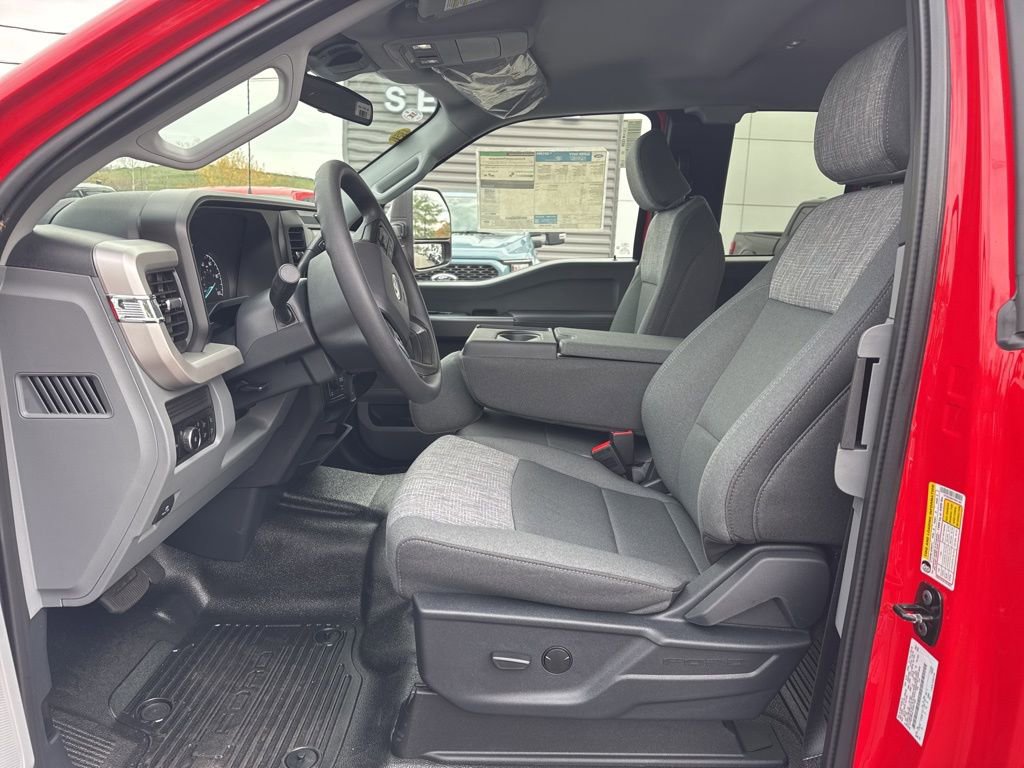 New 2026 Ford F350 XLT w/ FX4 Off-Road Package image 13