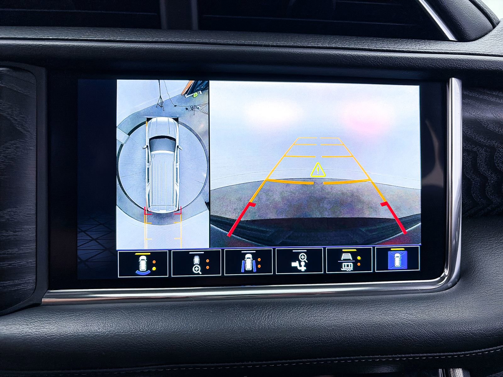 Used 2022 GMC Yukon Denali image 9