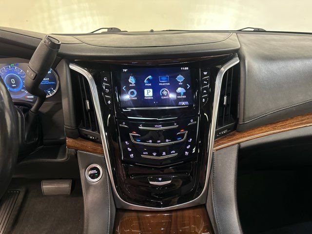 Used 2016 Cadillac Escalade Luxury image 23