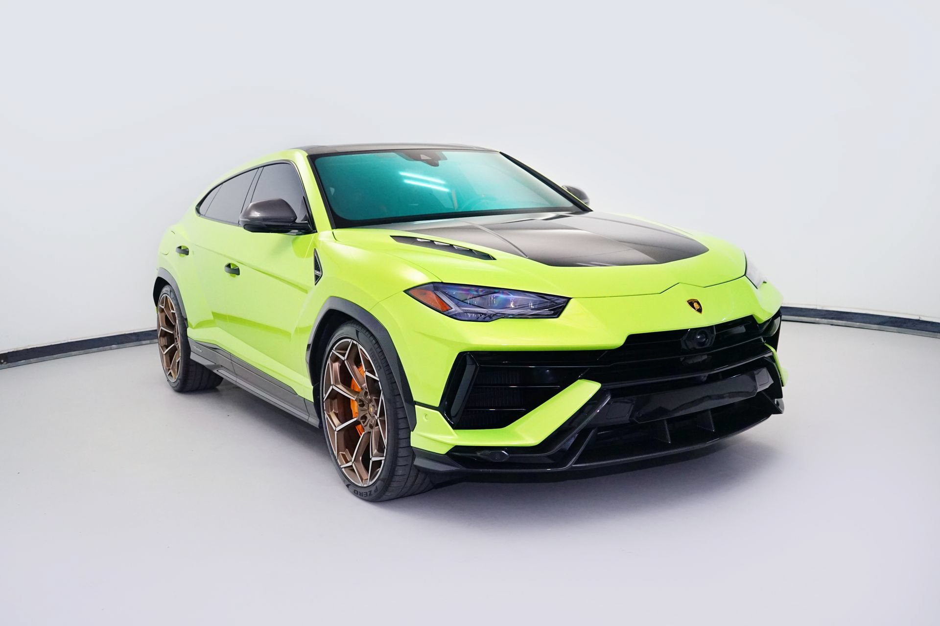 Used 2024 Lamborghini Urus Performante AWD/4WD image 1