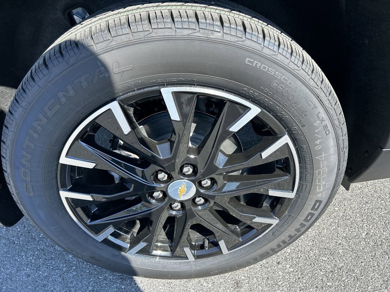 New 2026 Chevrolet Traverse LT w/ Sun and Wheel Package AWD/4WD image 9