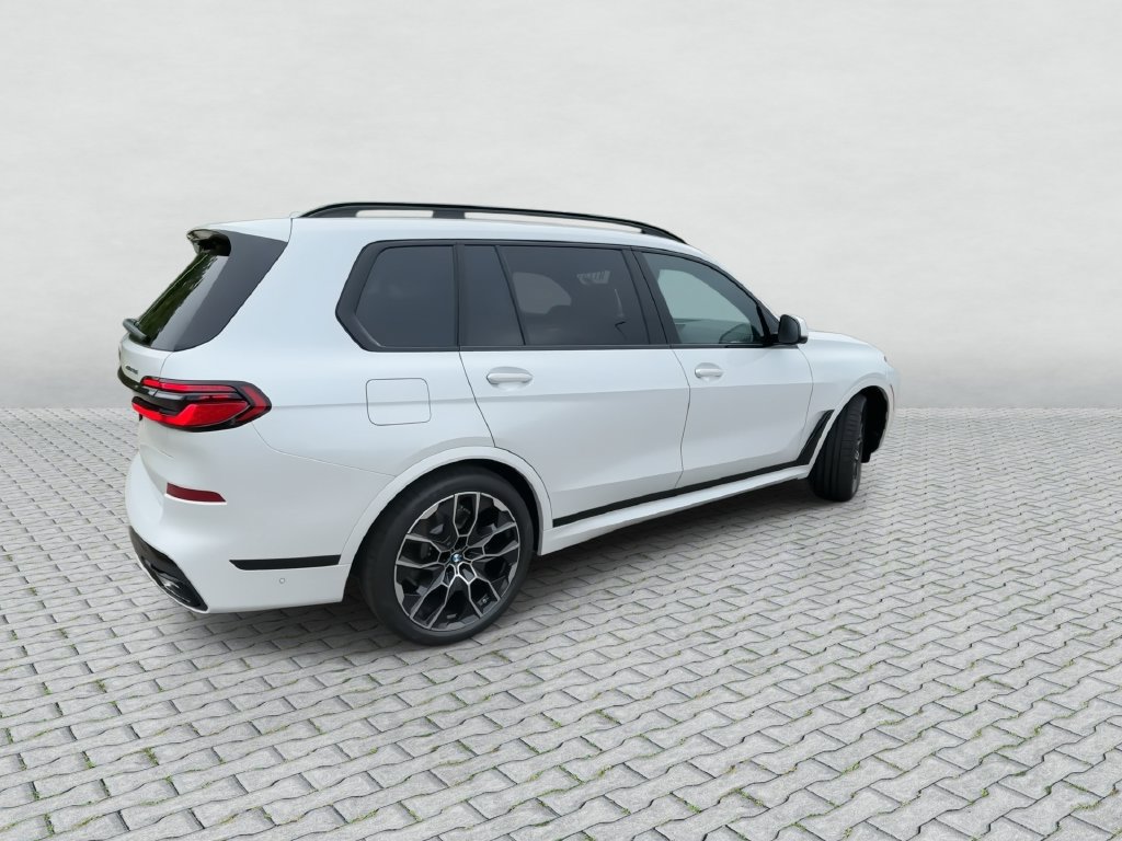 Used 2027 BMW X7 xDrive40i w/ Executive Package AWD/4WD image 8