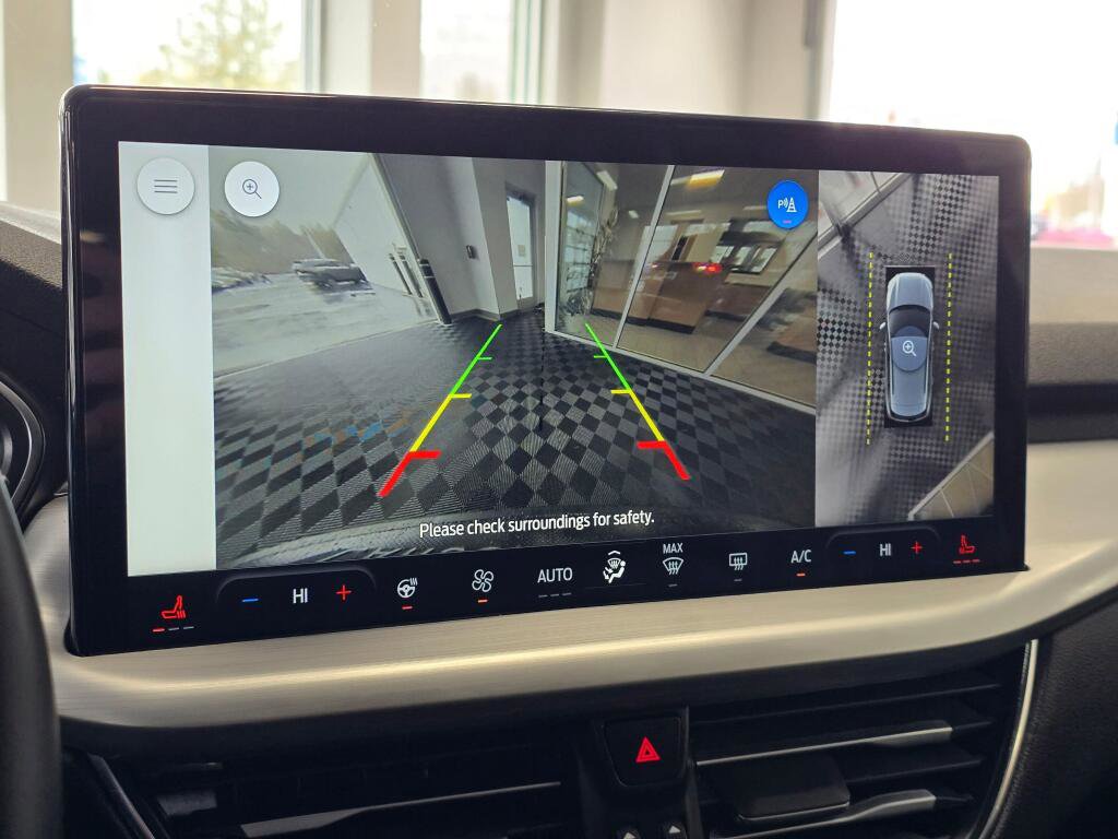 Used 2024 Ford Escape Platinum AWD/4WD image 30