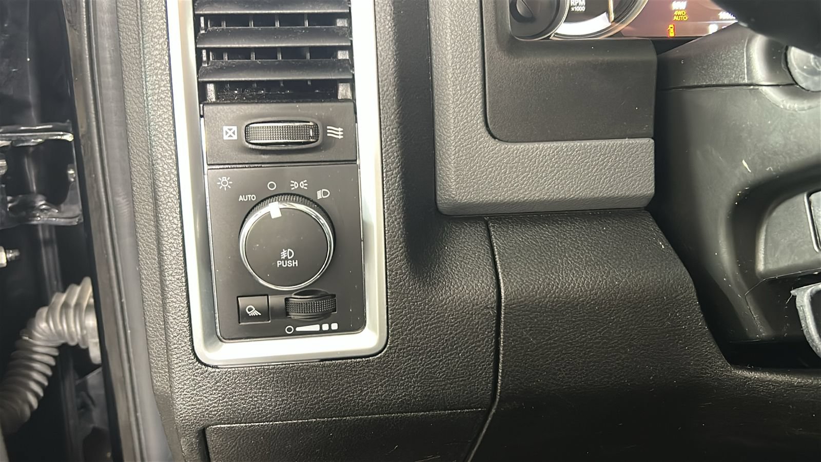 Used 2019 RAM 1500 Big Horn AWD/4WD image 23