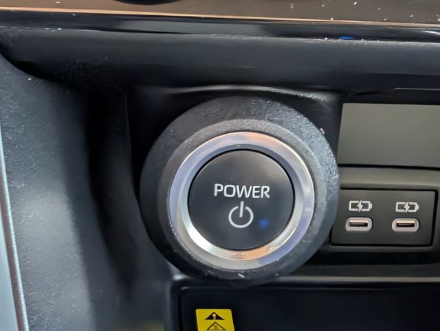Certified 2023 Toyota Venza LE AWD/4WD image 19