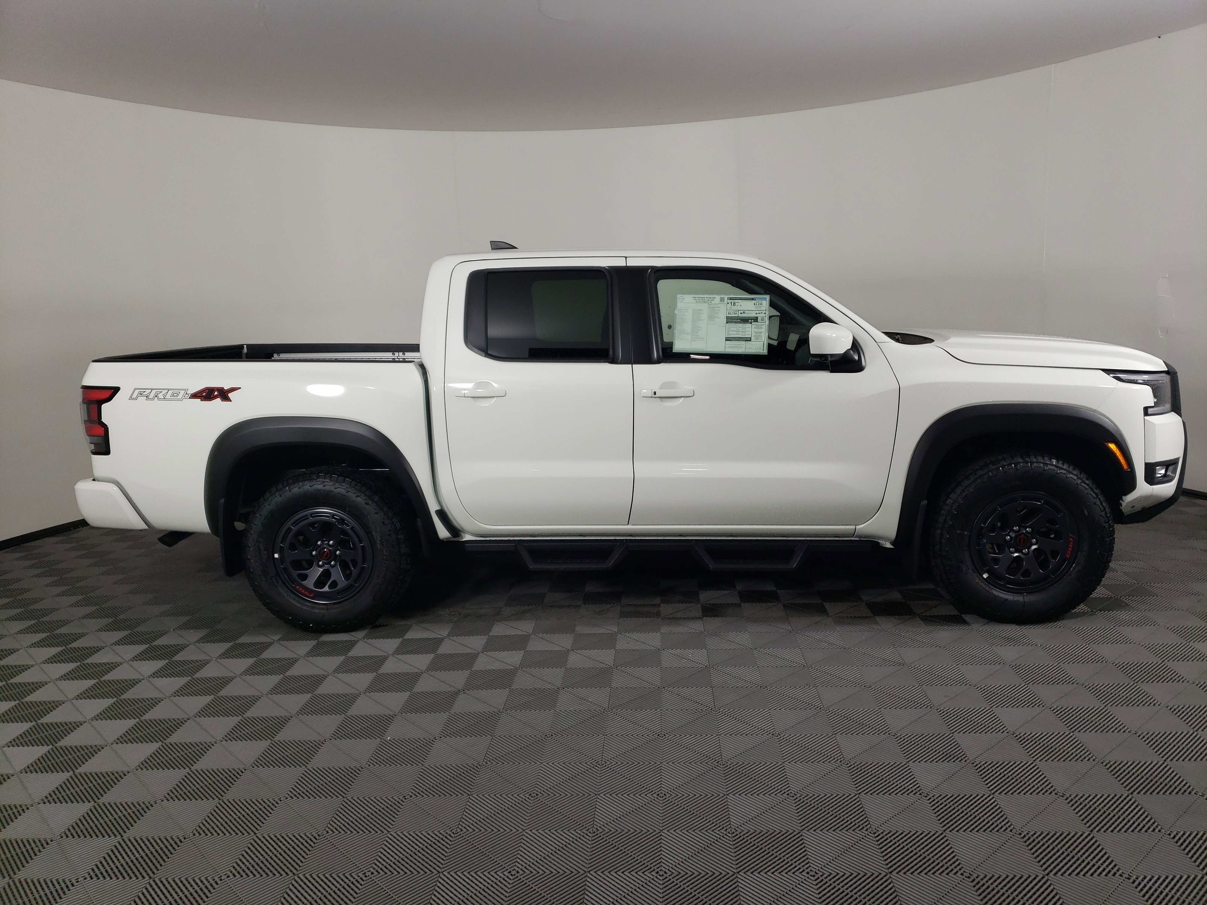 New 2026 Nissan Frontier PRO-4X w/ Pro-4x Convenience Package image 3