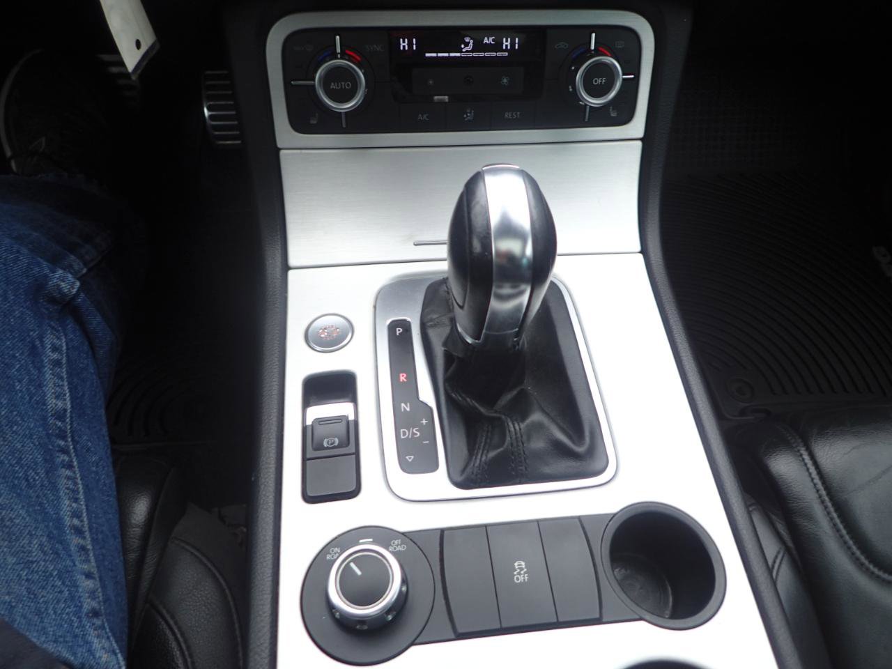 Used 2014 Volkswagen Touareg VR6 AWD/4WD image 21
