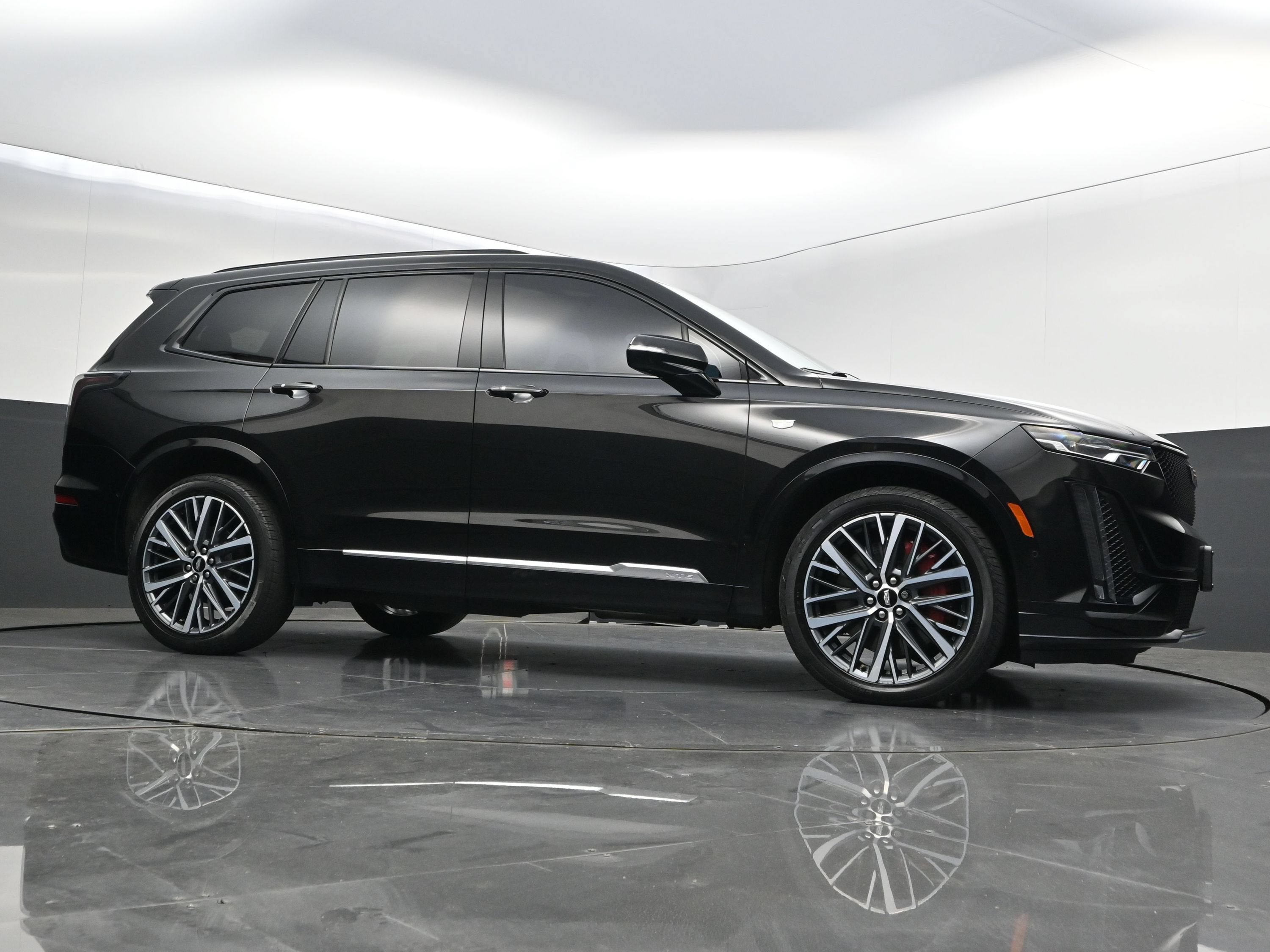 Used 2024 Cadillac XT6 Sport w/ Technology Package AWD/4WD image 53