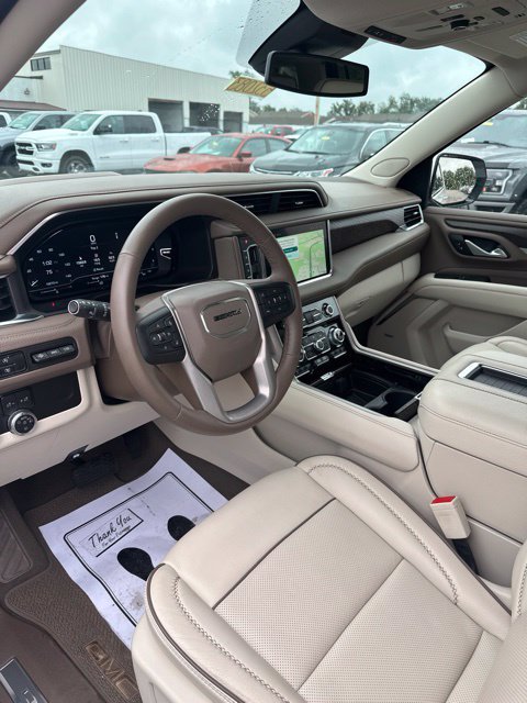 Used 2023 GMC Yukon XL Denali AWD/4WD image 23