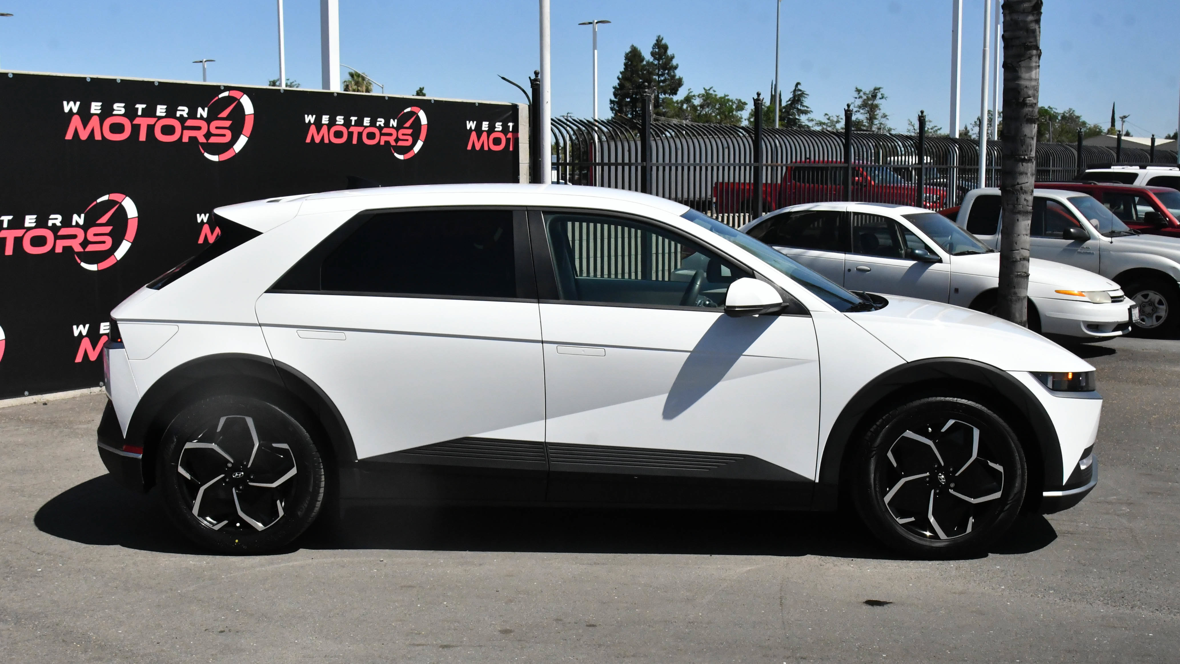Used 2024 Hyundai Ioniq 5 SE RWD image 9