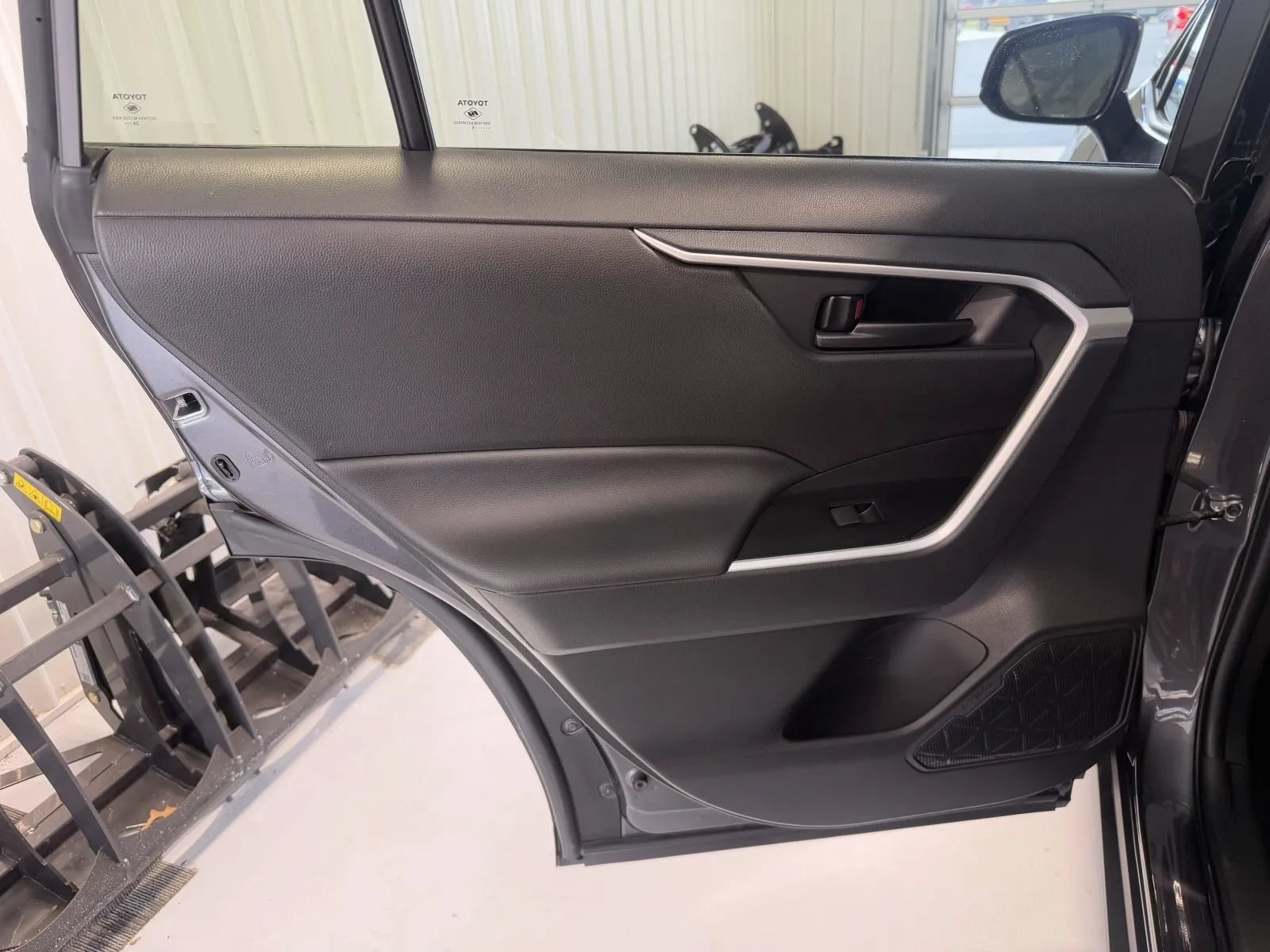 Used 2025 Toyota RAV4 LE AWD/4WD image 12