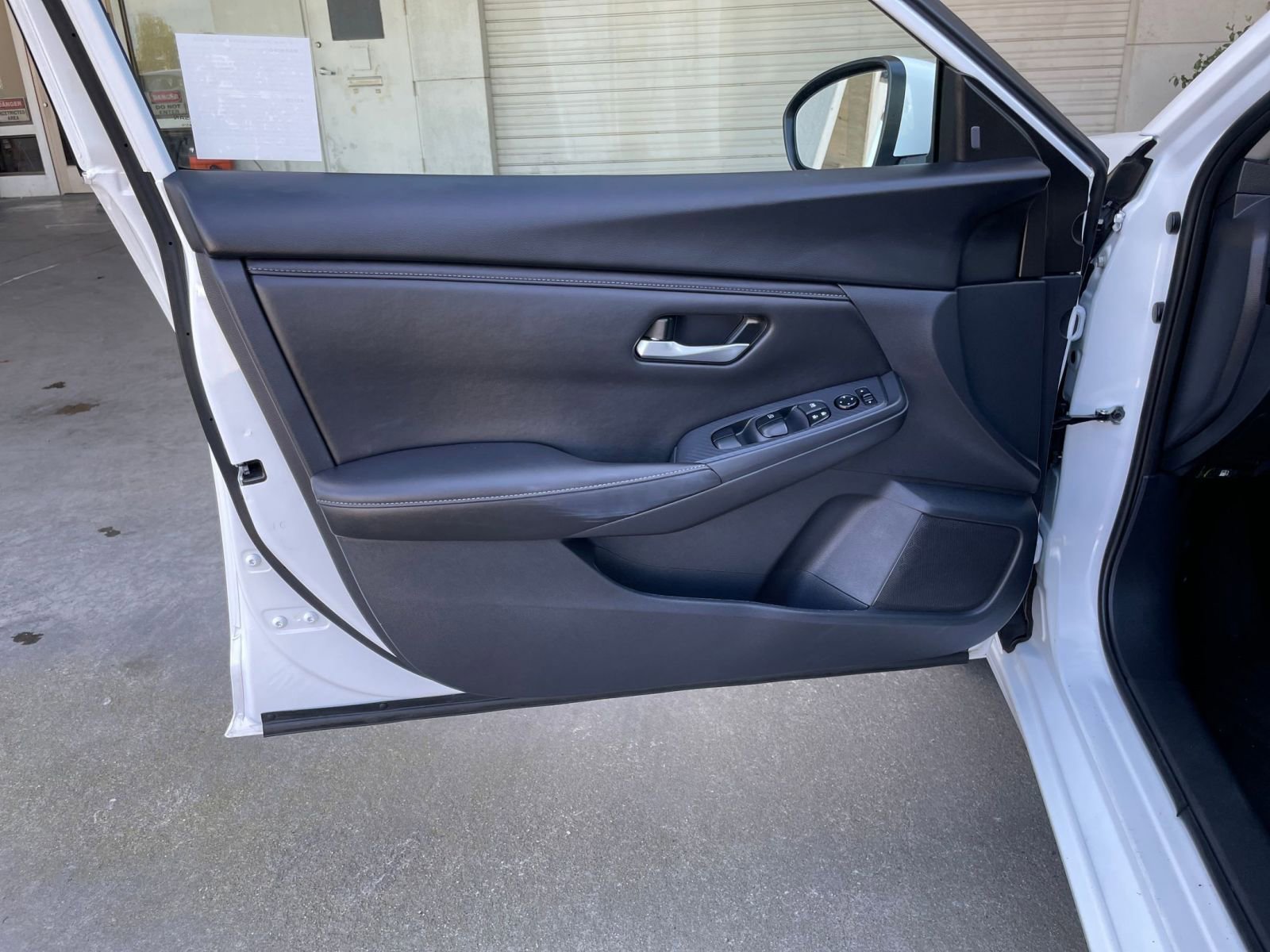 Used 2025 Nissan Sentra SV image 18