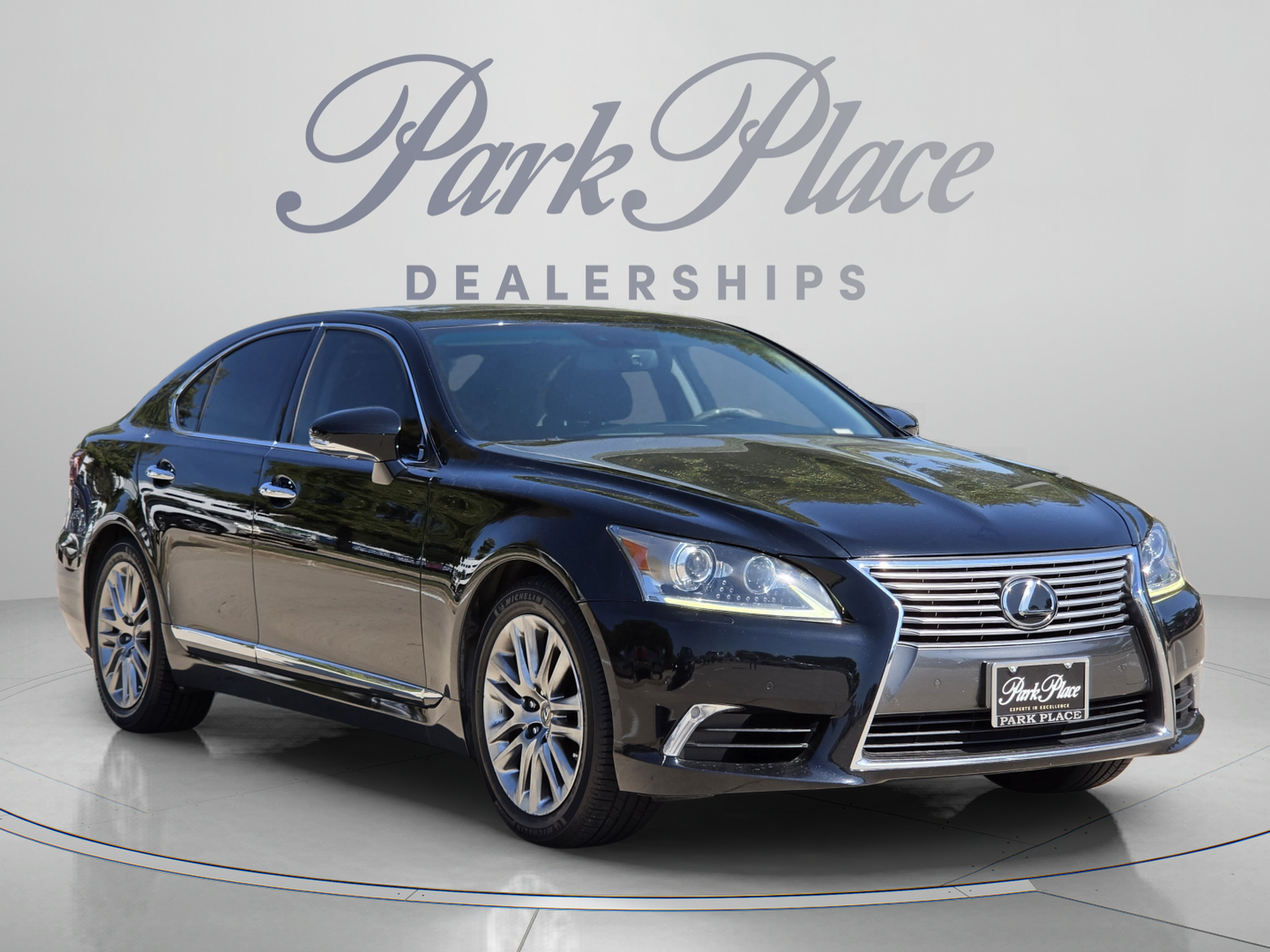 Used 2017 Lexus LS 460 w/ Comfort Package RWD image 4