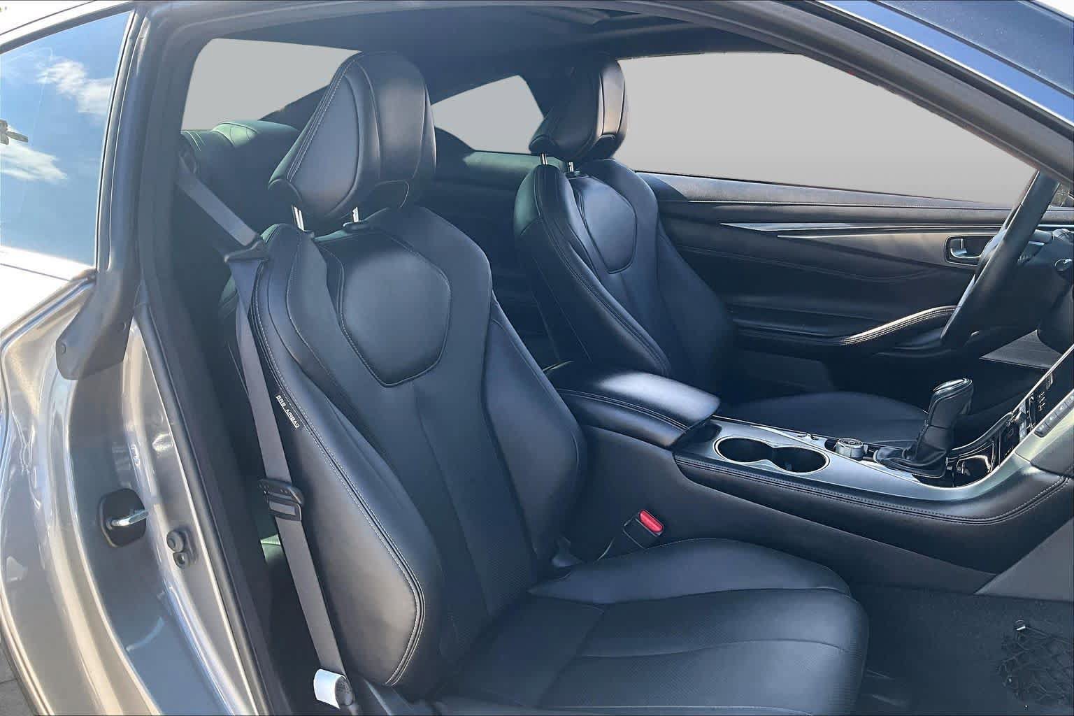 Used 2022 INFINITI Q60 3.0t Luxe w/ Essential Package RWD image 7