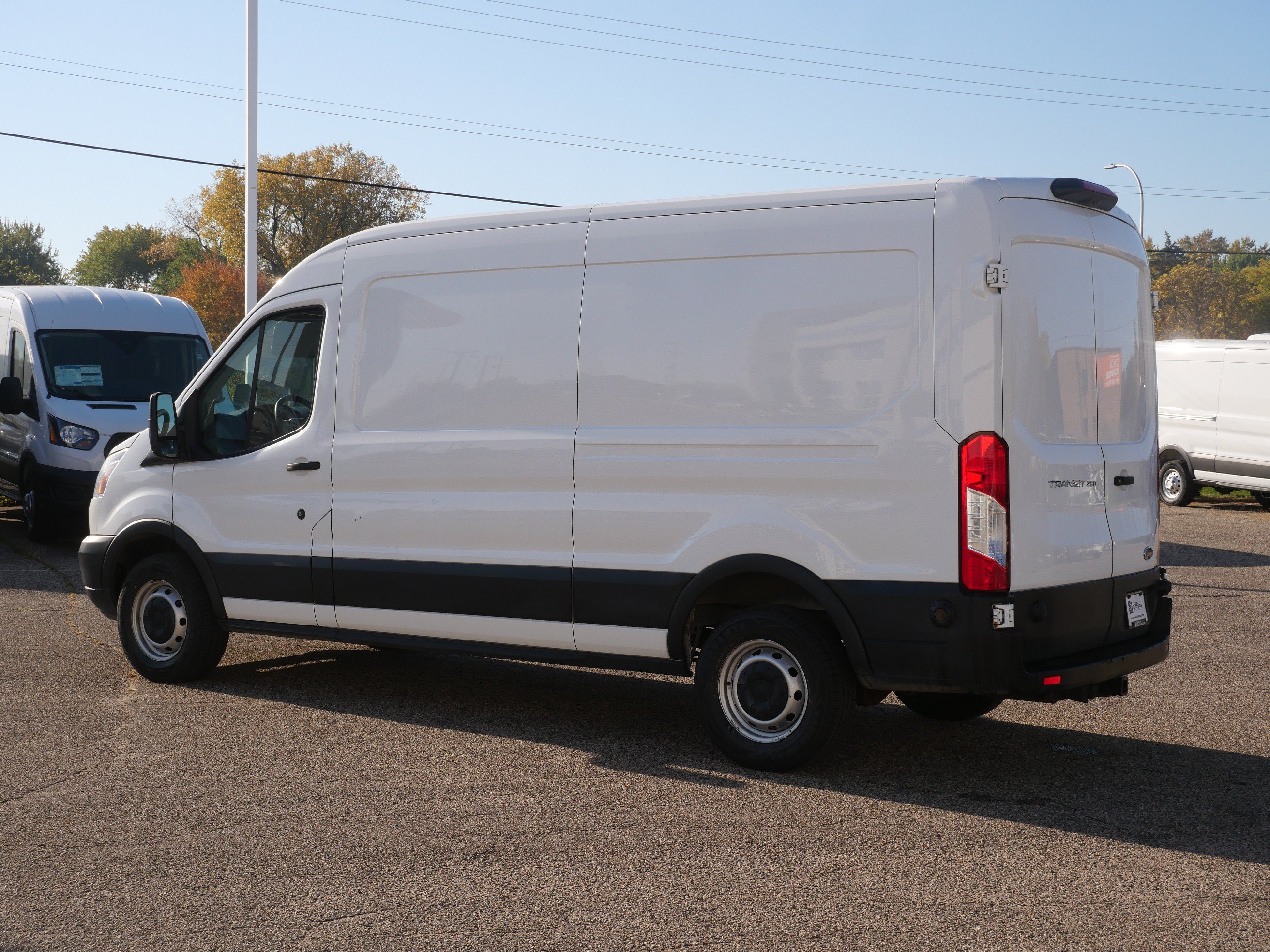 Used 2019 Ford Transit 250 148 Medium Roof RWD image 27