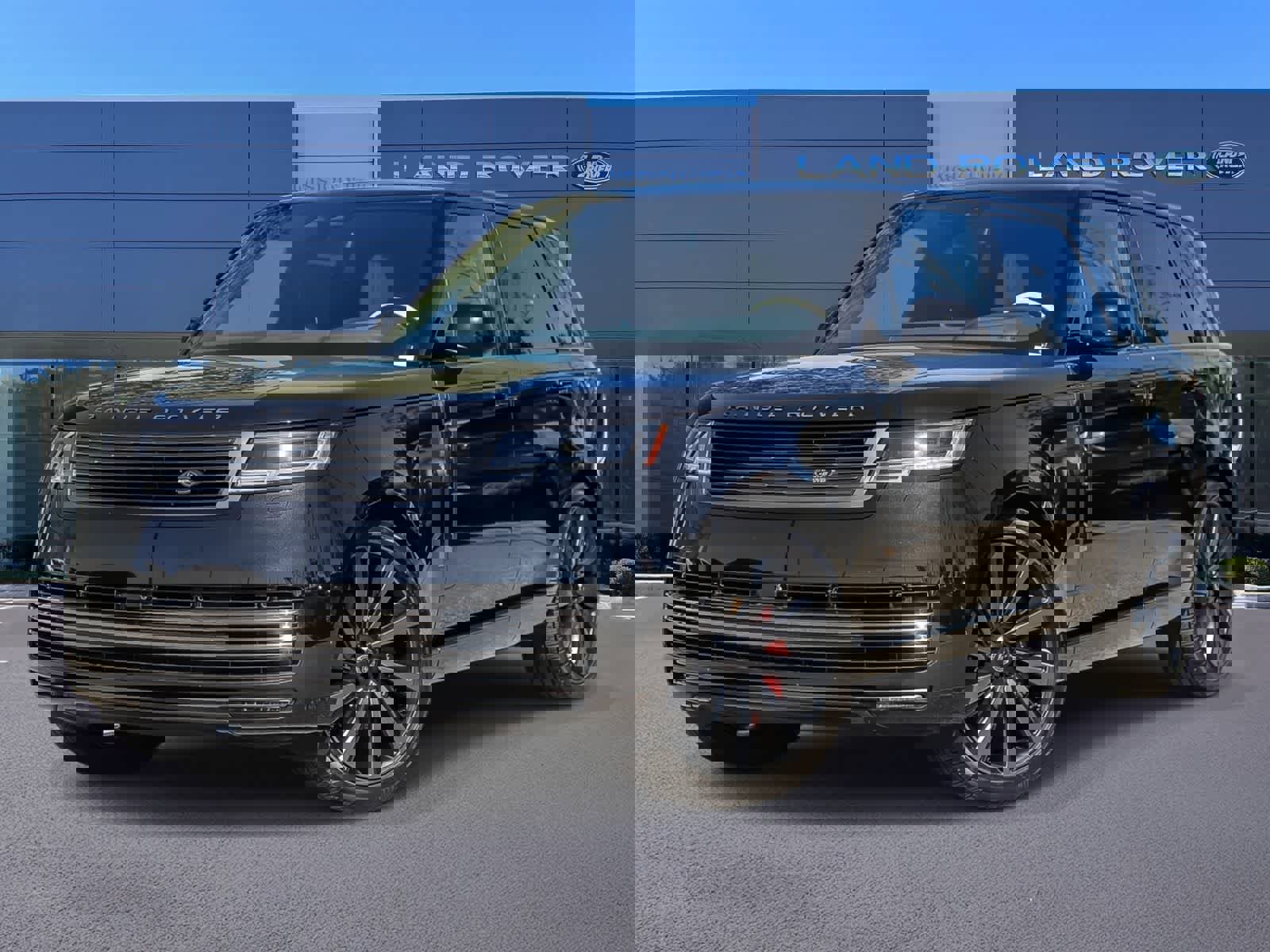 Used 2024 Land Rover Range Rover SV image 1