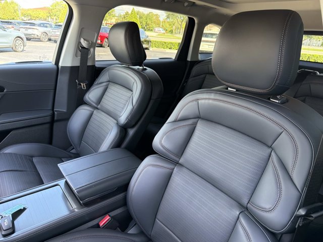 New 2026 Lincoln Nautilus Reserve AWD/4WD image 13