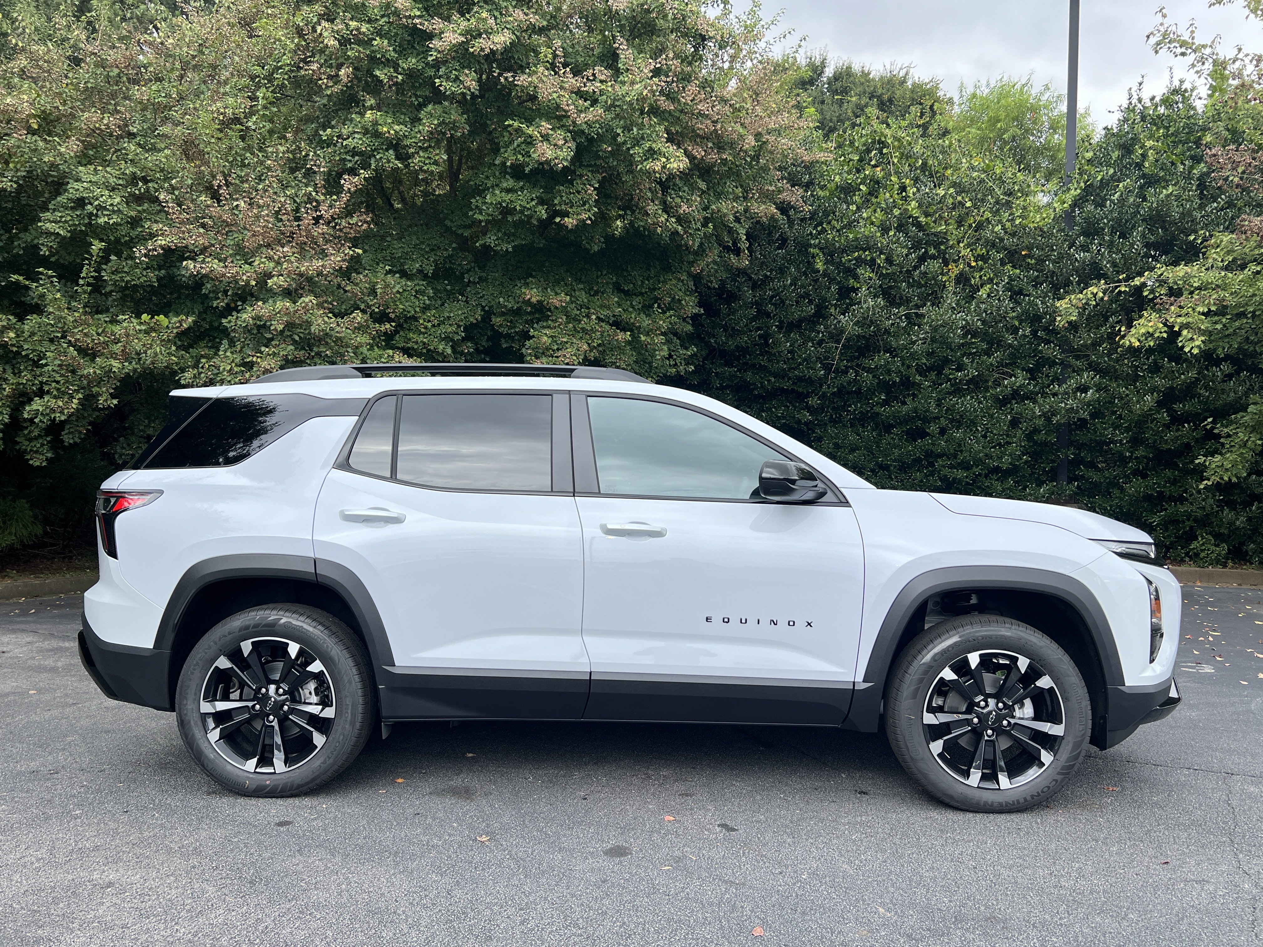 New 2027 Chevrolet Equinox RS FWD image 10
