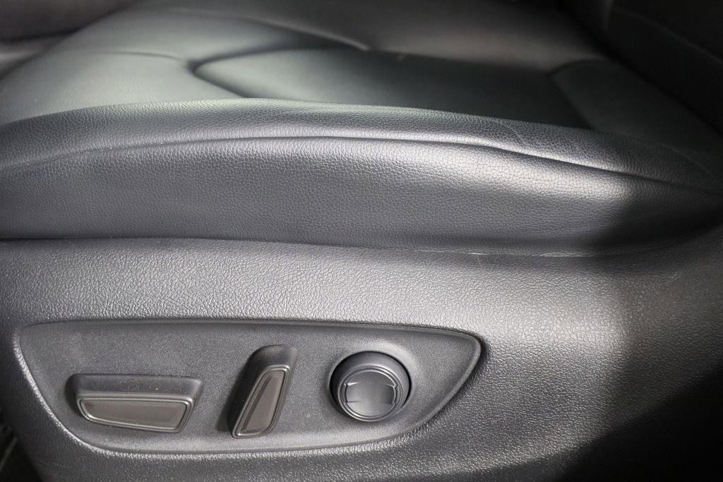 Used 2021 Toyota Highlander XLE image 22