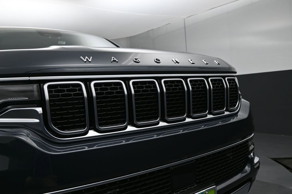 Used 2023 Jeep Wagoneer L Series III w/ Premium Group I AWD/4WD image 14