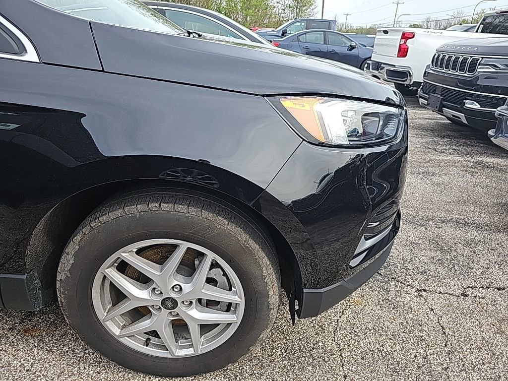 Used 2024 Ford Edge SEL image 11