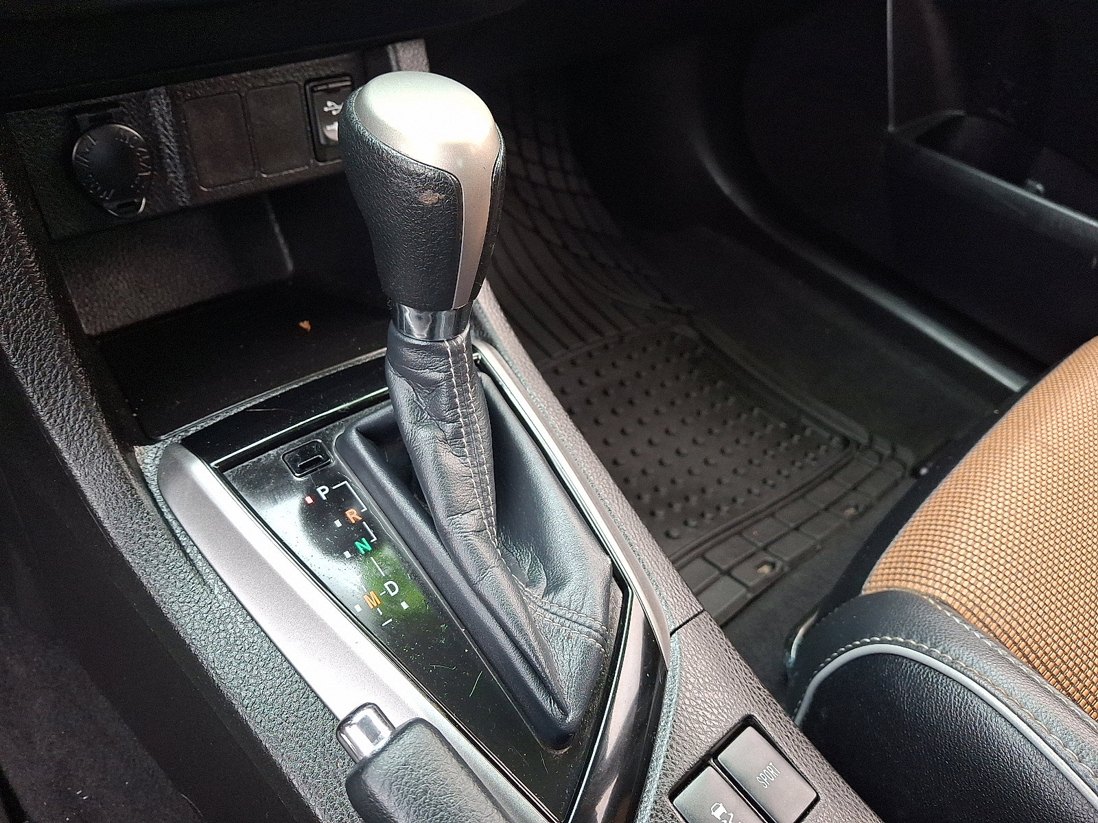 Used 2014 Toyota Corolla S FWD image 15