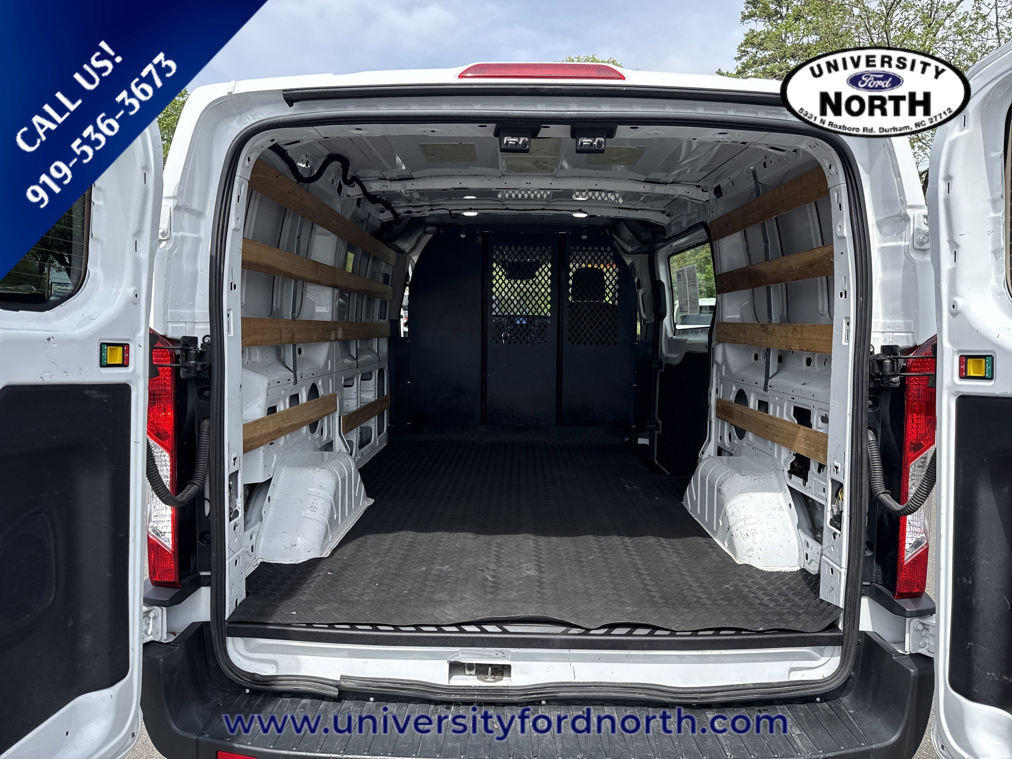 Used 2024 Ford Transit 250 Low Roof w/ Exterior Upgrade Package RWD image 32