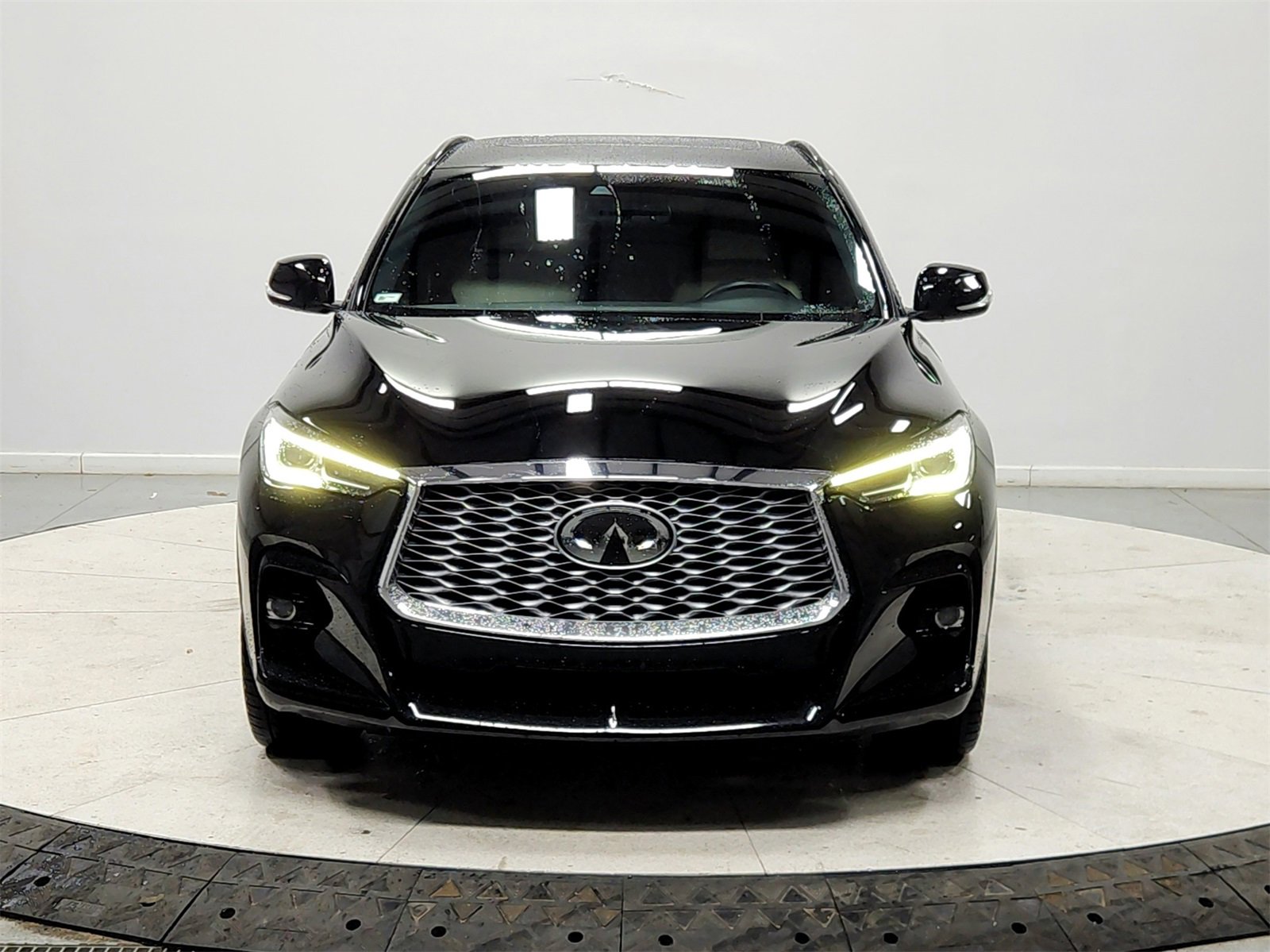 Used 2023 INFINITI QX55 Luxe w/ Cargo Package image 2