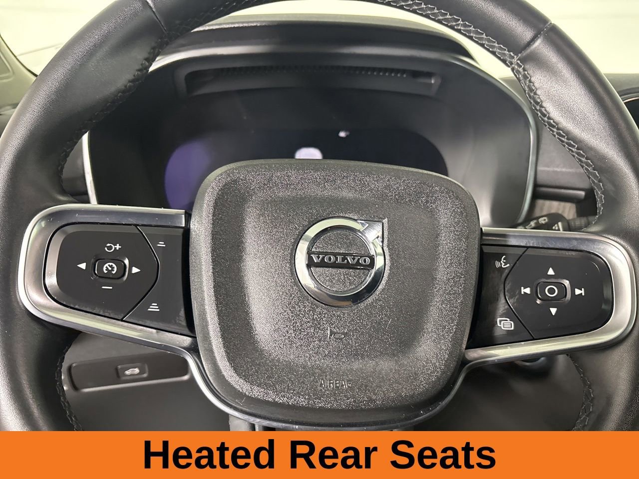 Used 2024 Volvo XC40 B5 Ultimate w/ Protection Package Premier image 13