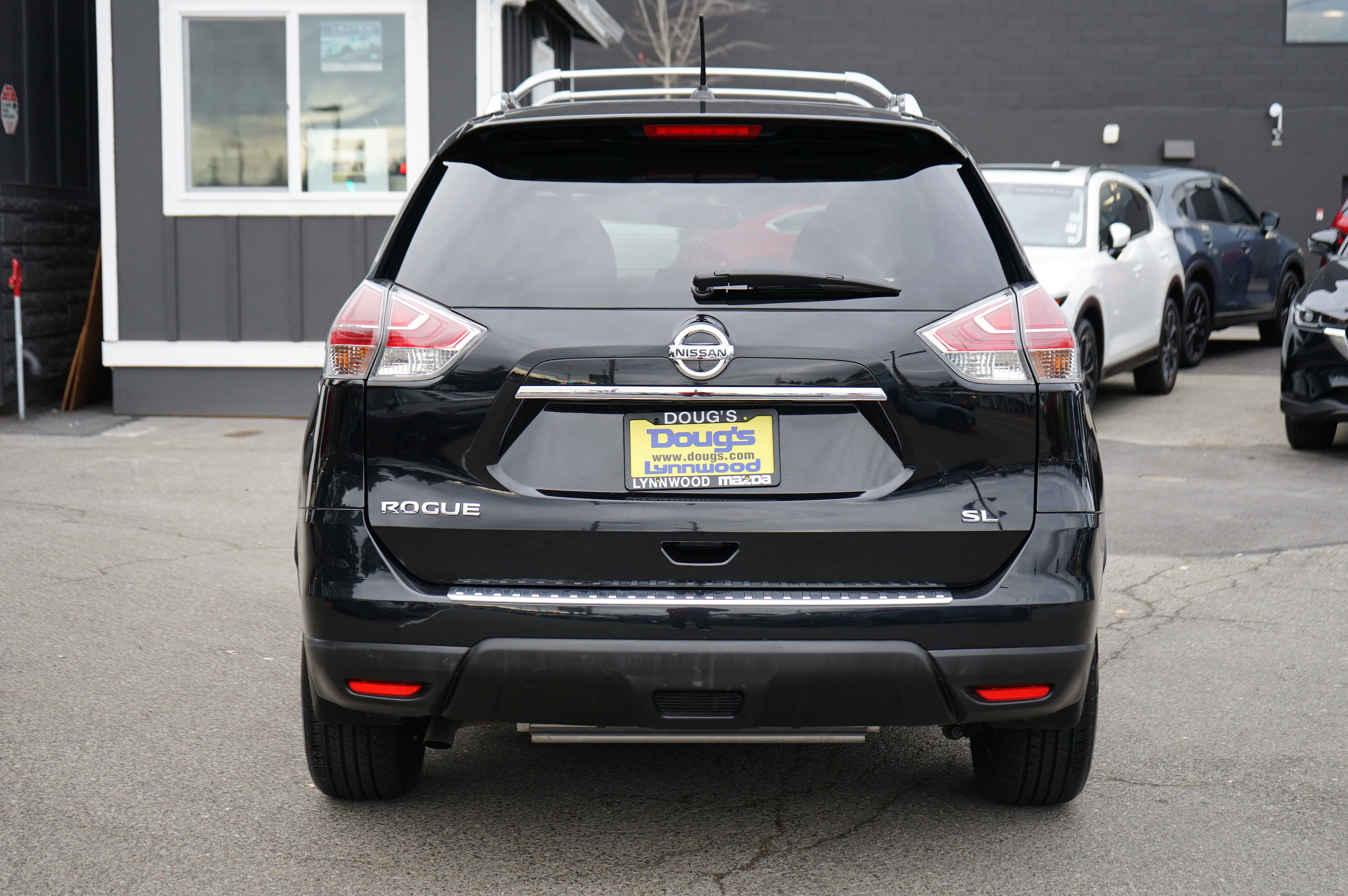 Used 2016 Nissan Rogue SL w/ SL Premium Package image 4