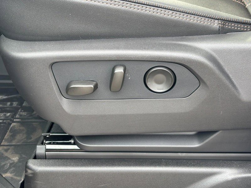 New 2026 Chevrolet Suburban High Country image 11