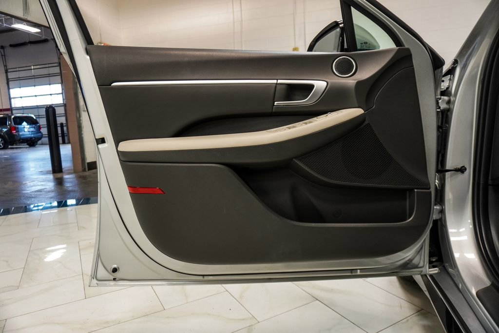 Used 2025 Hyundai Sonata SEL FWD image 23