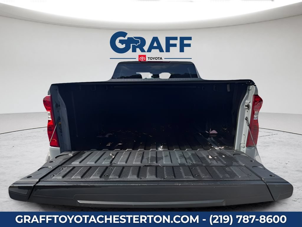 Used 2025 Chevrolet Silverado 1500 Custom Trail Boss w/ Dark Appearance Package AWD/4WD image 16