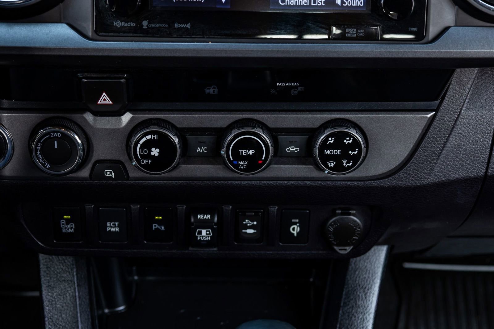 Used 2018 Toyota Tacoma TRD Off-Road w/ Technology Package image 25