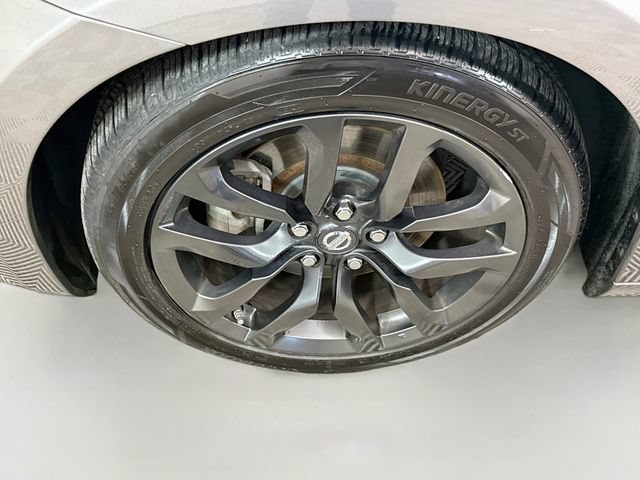 Used 2017 Nissan 370Z Touring RWD image 26